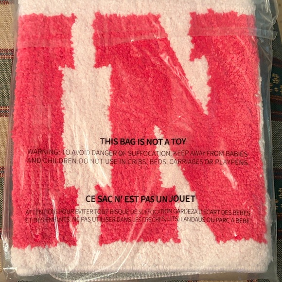 Pink Victoria’s Secret 2 item bundle Both brand new - Picture 3 of 7